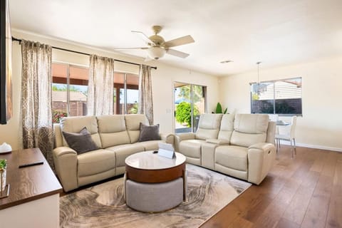 Sunlit Sandscape Villa Private Sauna Heated Pool Hot Tub Hosted By Relaxtay Villa in Casa Grande