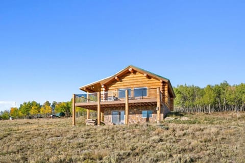 Sweet MTN Cabin 2bedroom 2bath picturesque views Cabin in Summit County