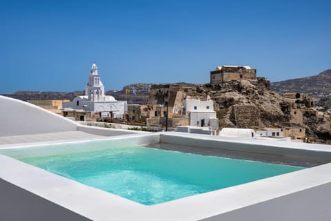 Nearby landmark, Swimming pool