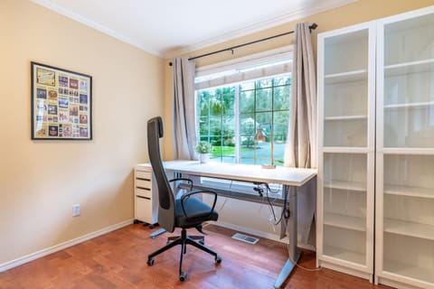 Spacious & Serene 6-Br Family Retreat in Kirkland House in Kirkland