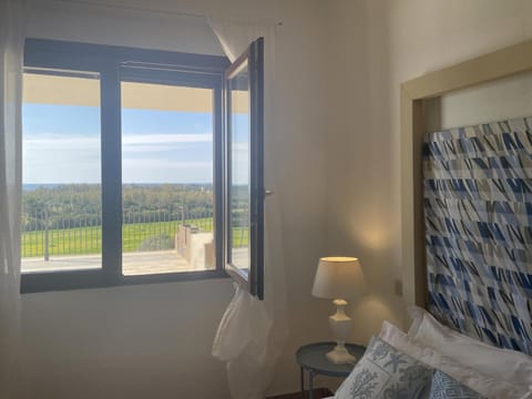 Bed, Natural landscape, View (from property/room), Balcony/Terrace, Photo of the whole room, Bedroom, Sea view