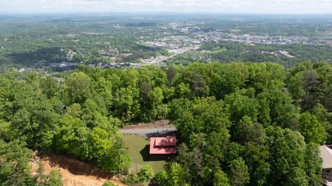 Property building, Spring, Day, Natural landscape, Bird's eye view, City view, Mountain view