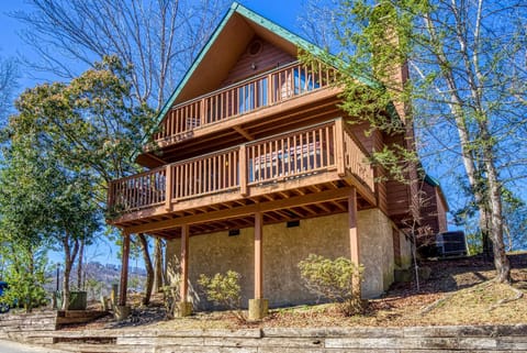 Property building, Spring, Day, Natural landscape, View (from property/room), View (from property/room), Balcony/Terrace, Decorative detail, Decorative detail, Mountain view, Mountain view