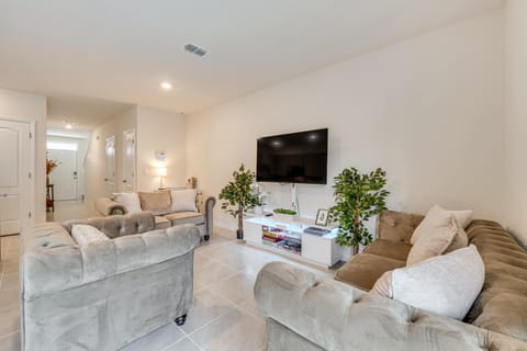 Davenport Home with Pool Access and Patio! House in Davenport