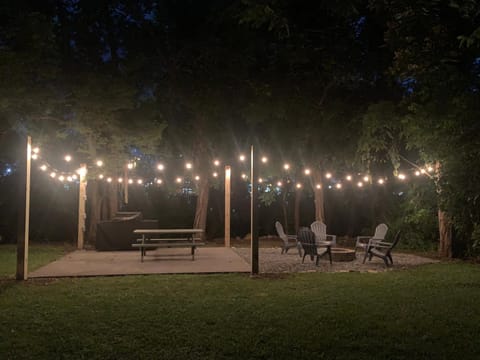 Night, Natural landscape, BBQ facilities, Seating area