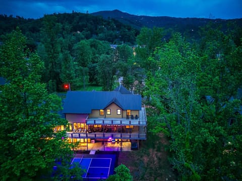 Property building, Night, Natural landscape, Game Room, Balcony/Terrace, City view, Mountain view