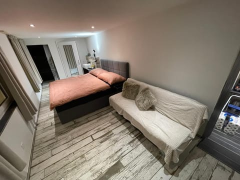 Bed, Photo of the whole room, Seating area, Bedroom