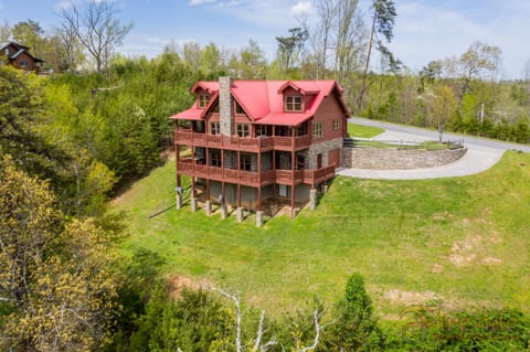 Property building, Spring, Day, Natural landscape, Bird's eye view, Balcony/Terrace, Mountain view