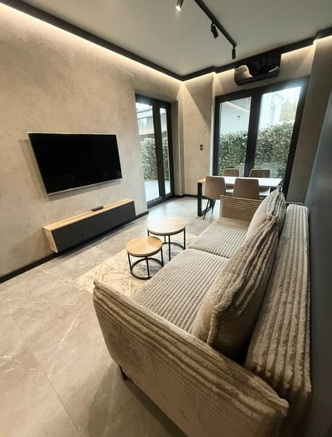 Communal lounge/ TV room, TV and multimedia, Living room, Seating area