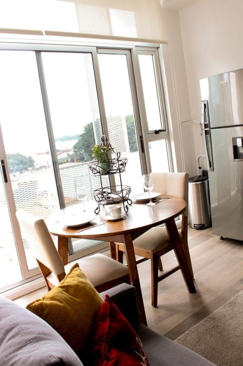View (from property/room), Seating area, Dining area