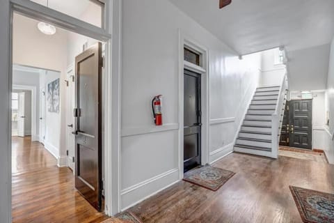 Historic SidexSide Apt-Blocks from Shoppes of Avon Apartment in Jacksonville