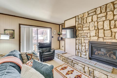 Less Than Half-Mi to Red River Ski Area Townhome with Patio House in Red River