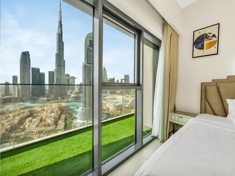 Bed, Natural landscape, View (from property/room), Balcony/Terrace, Bedroom, City view
