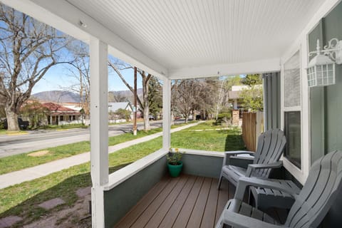 Charming, Historic! Walking Distance to Town! House in Glenwood Springs