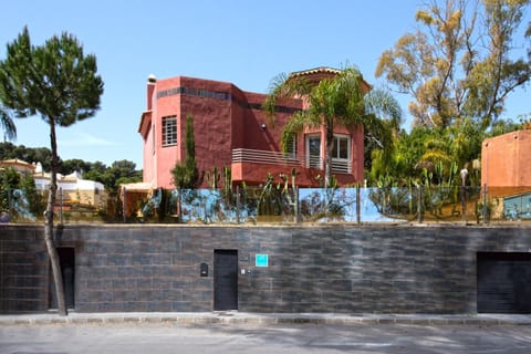 Property building, Day