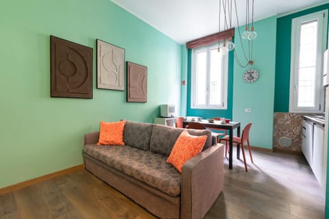 Seating area, kitchen