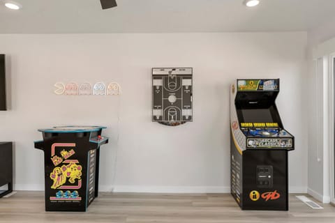 Sand Cove Retreat townhouse House in Washington