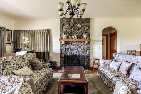 Black Mountain Overlook House in Black Mountain