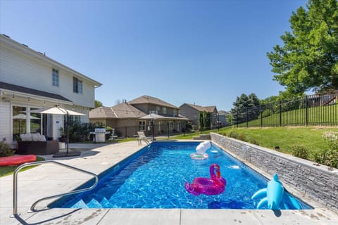 6BR Luxury Stay Prime Spot Games & More House in Omaha