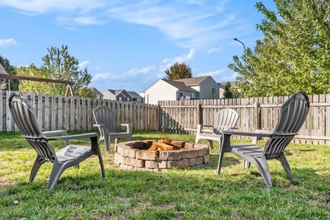 Elegant Escape-Fenced Yard BBQ & Cozy Fire Pit House in Omaha