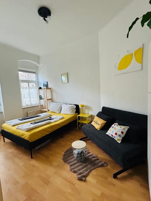 Bed, Living room, Bedroom