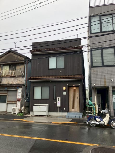 Property building, Day