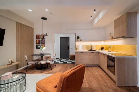 TV and multimedia, Kitchen or kitchenette, Living room, Dining area, oven