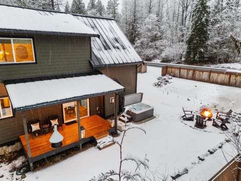 Rainier Spa Cabin 7 Minutes to Park Cabin in Washington