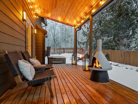 Rainier Spa Cabin 7 Minutes to Park Cabin in Washington