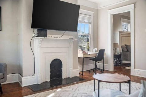 Old Dauphin Way Historic Home - Unit 2 Apartment in Mobile