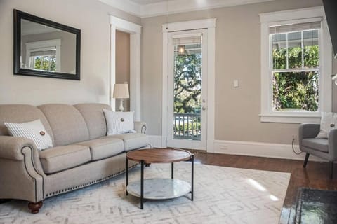 Old Dauphin Way Historic Home - Unit 2 Apartment in Mobile