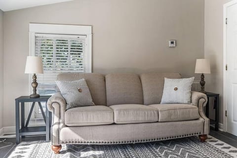 Old Dauphin Way Historic Home - Unit 3 Apartment in Mobile