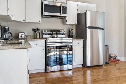 Old Dauphin Way Historic Home - Unit 3 Apartment in Mobile