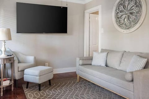 Old Dauphin Way Historic Home - Unit 4 Apartment in Mobile