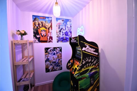 Game Room, Evening entertainment