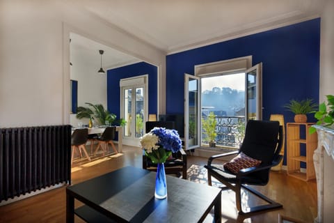 Living room, Dining area, River view