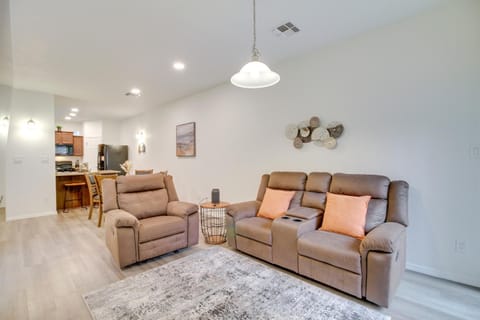 3 Mi to Downtown WFH-Friendly ABQ Townhome! House in Albuquerque