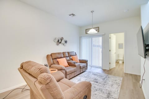 3 Mi to Downtown WFH-Friendly ABQ Townhome! House in Albuquerque