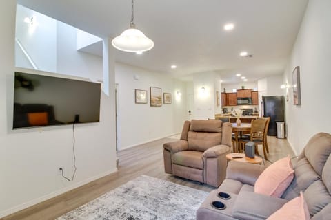 3 Mi to Downtown WFH-Friendly ABQ Townhome! House in Albuquerque