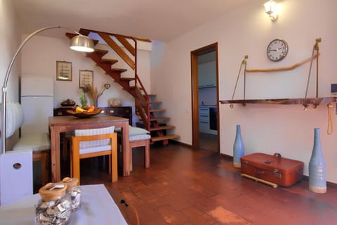 Kitchen or kitchenette, Living room, Seating area