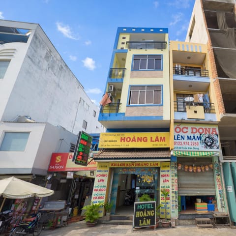 Property building, Day