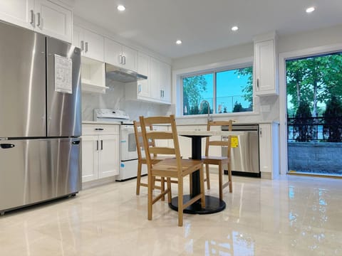 Kitchen or kitchenette, Dining area, dishwasher, oven, stove