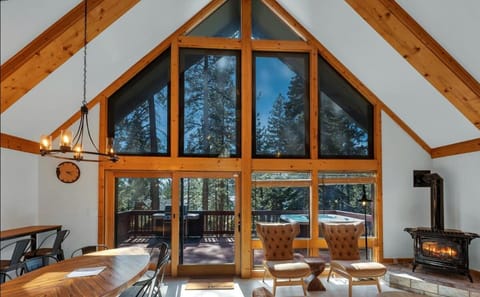 Living room, Seating area, Dining area, Lake view, fireplace
