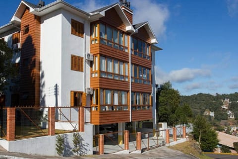 Facade/entrance, Off site