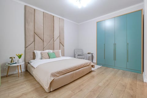 Bed, Photo of the whole room, Bedroom, wardrobe