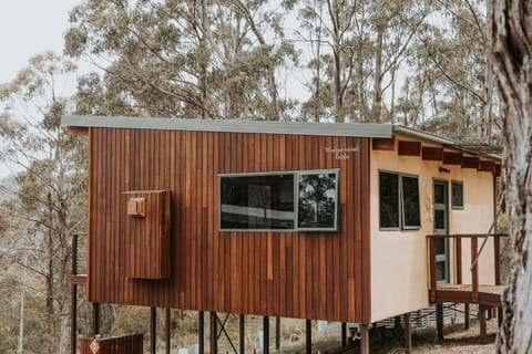 Eagle Ridge Retreat Bed and Breakfast in Tasmania