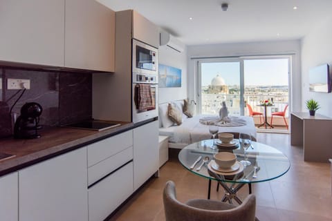 TV and multimedia, Kitchen or kitchenette, Living room, Seating area, Dining area, minibar, pet friendly, air conditioner