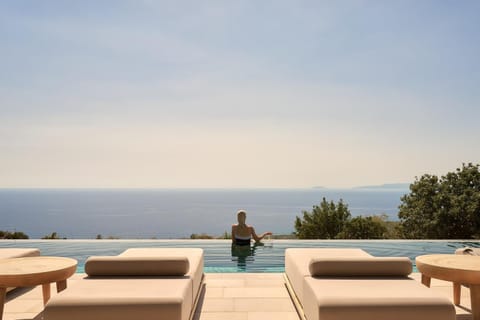 Day, Natural landscape, View (from property/room), Balcony/Terrace, Seating area, Pool view, Sea view, Swimming pool, sunbed