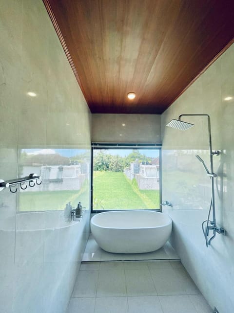 Shower, Toilet, Bathroom, Bath