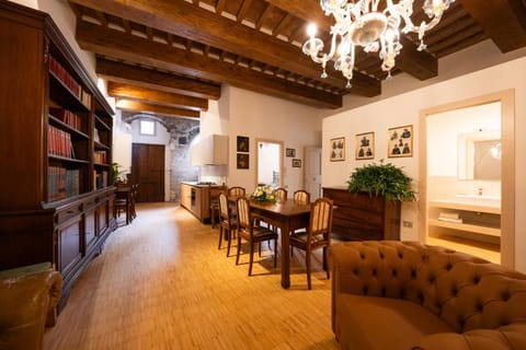 Elena Historic House Apartment in Gubbio
